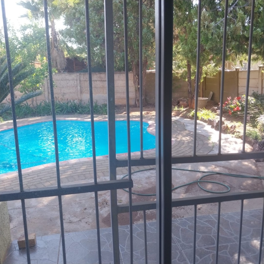 7 Bedroom Property for Sale in Carters Glen Northern Cape